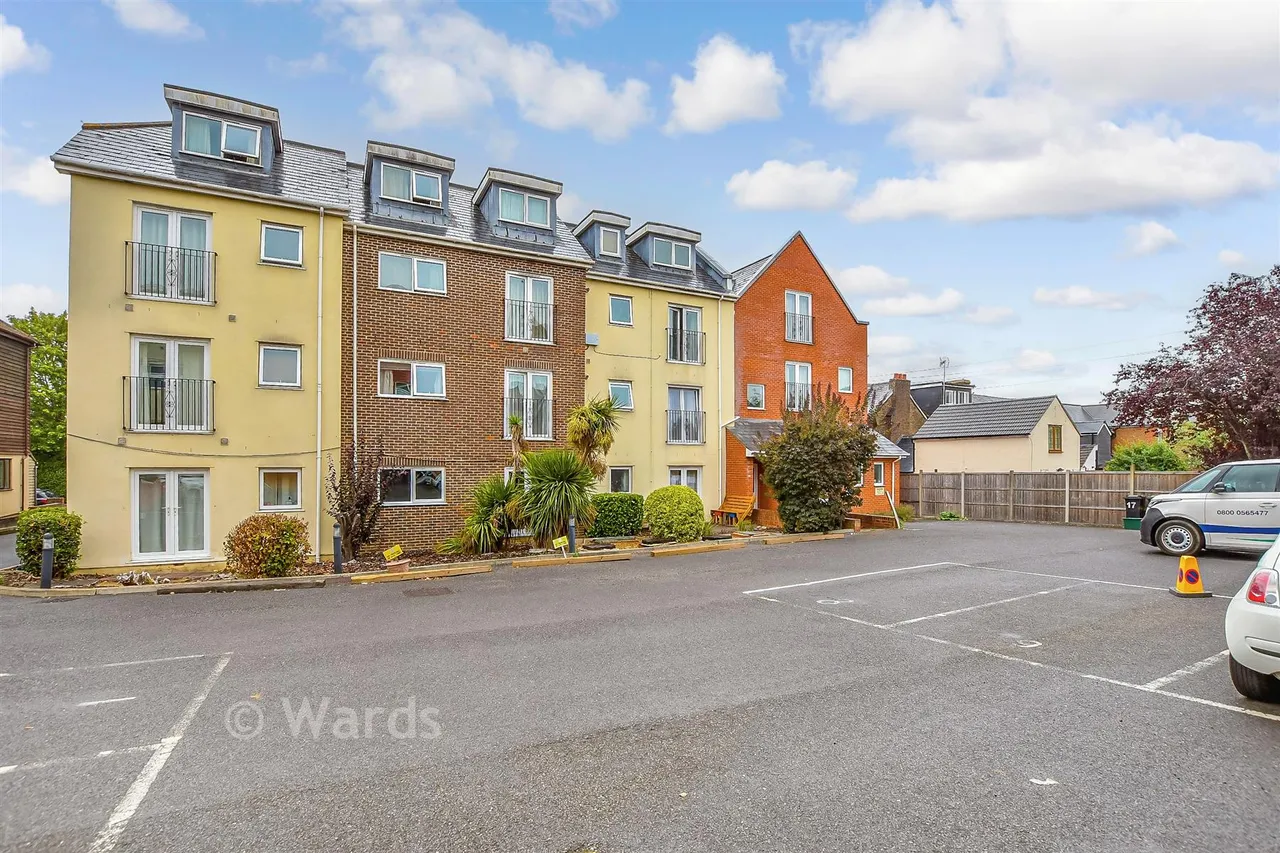 St. Eanswythe's Court, Tonbridge, TN9, photo 7