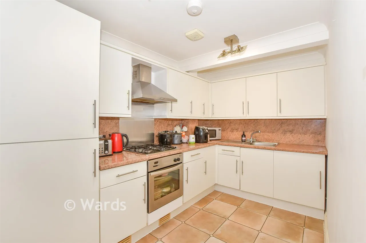 St. Eanswythe's Court, Tonbridge, TN9, photo 2