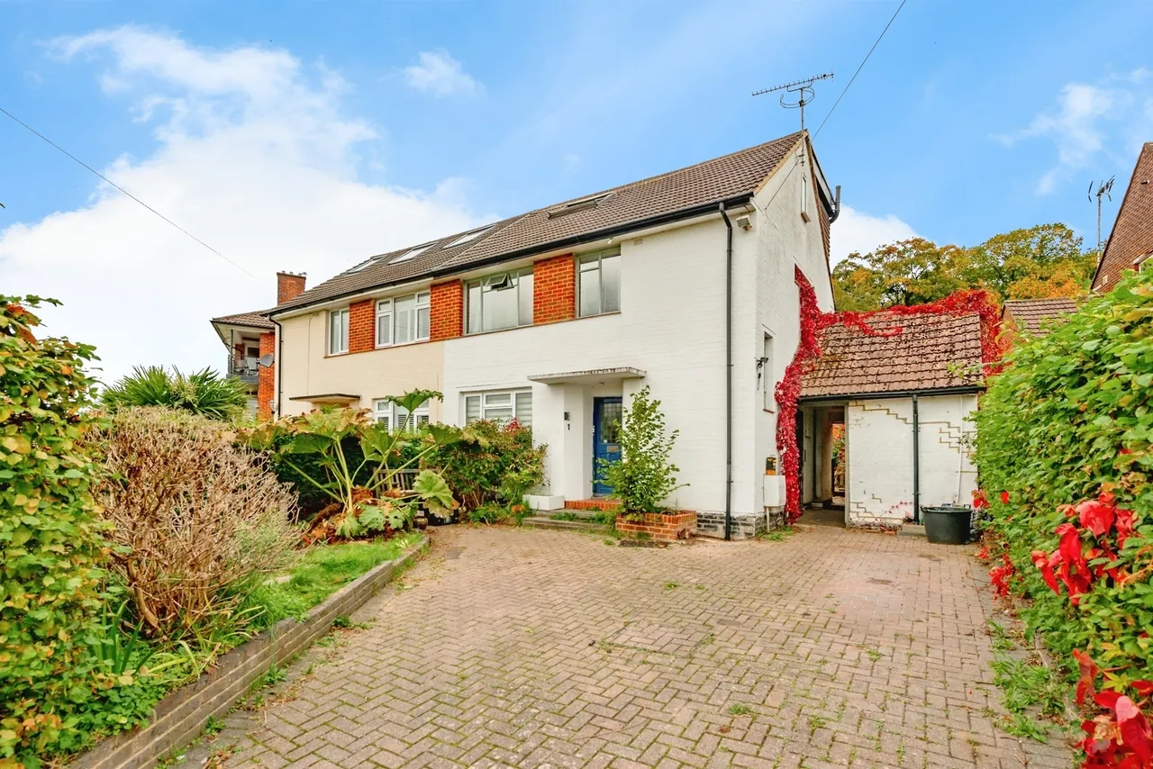 4 bed house for sale, Juniper Close, Reigate, RH2