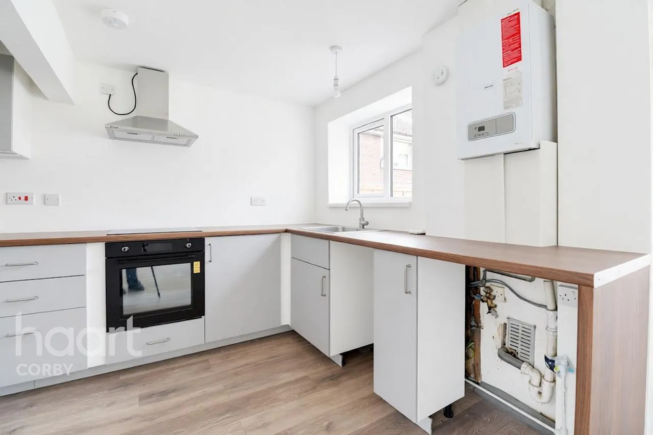 Handcross Court, Corby, NN18, photo 9