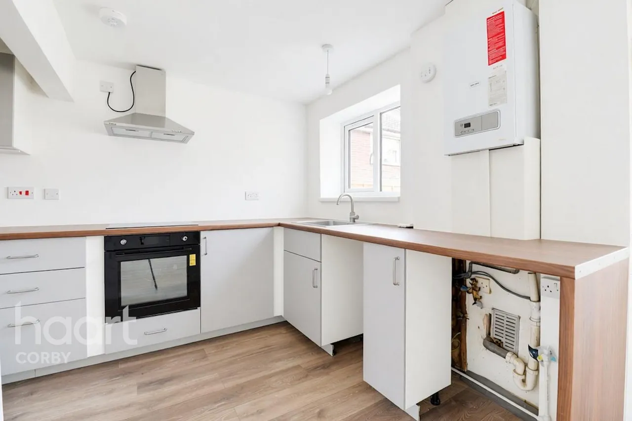 Handcross Court, Corby, NN18, photo 6