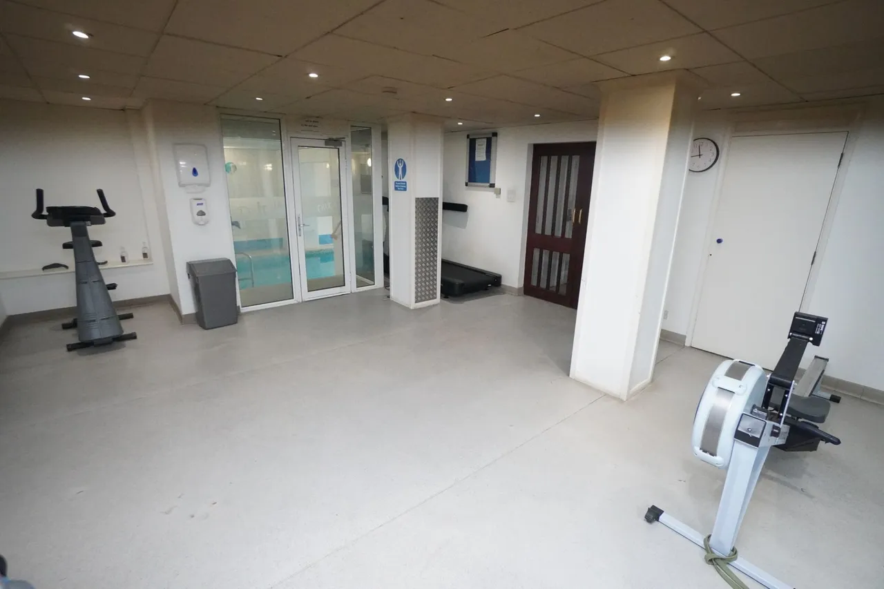 Kingsmead Road, Dolphin Court, HP11, photo 18
