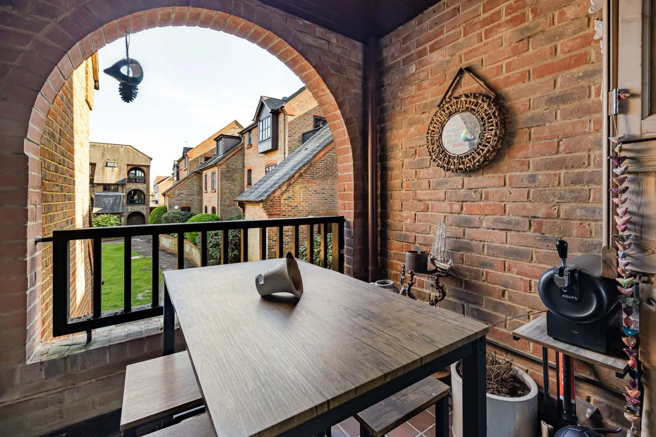 Kingsmead Road, Dolphin Court, HP11, photo 6