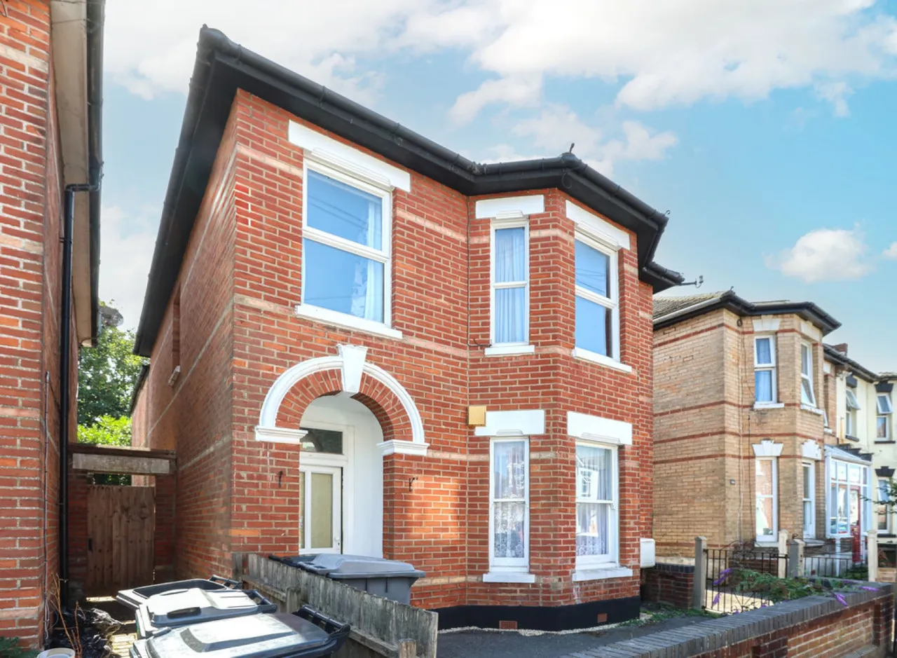2 bed flat for sale — Haviland Road East, Bournemouth