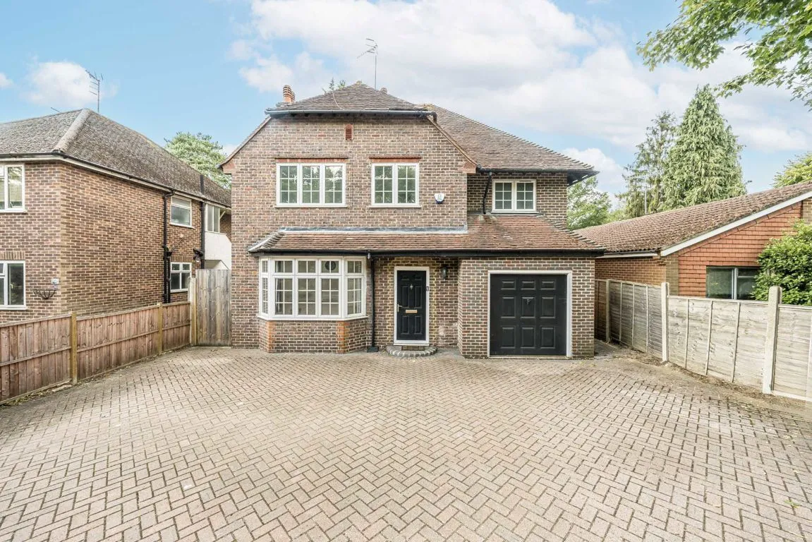 4 bed house to rent, Brooklands Road, Weybridge, KT13
