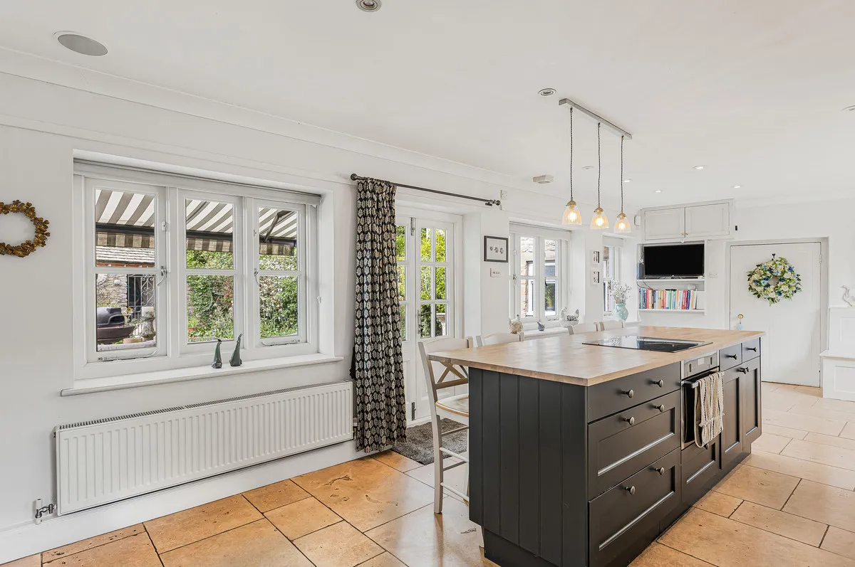 Bampton Road, Black Bourton, OX18, photo 12