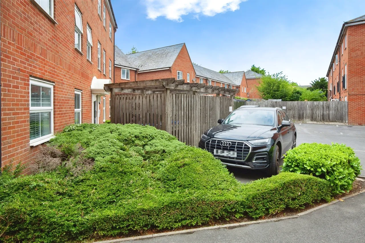 Hillier Road, Devizes, SN10, photo 16