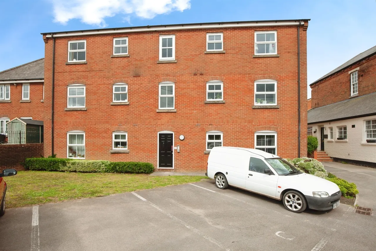Hillier Road, Devizes, SN10, photo 8