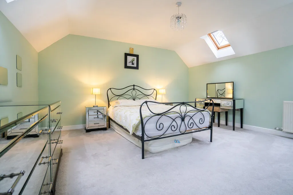 Long Croft View, Batley, photo 14