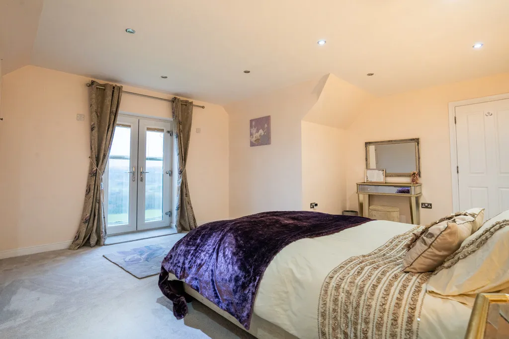 Long Croft View, Batley, photo 10