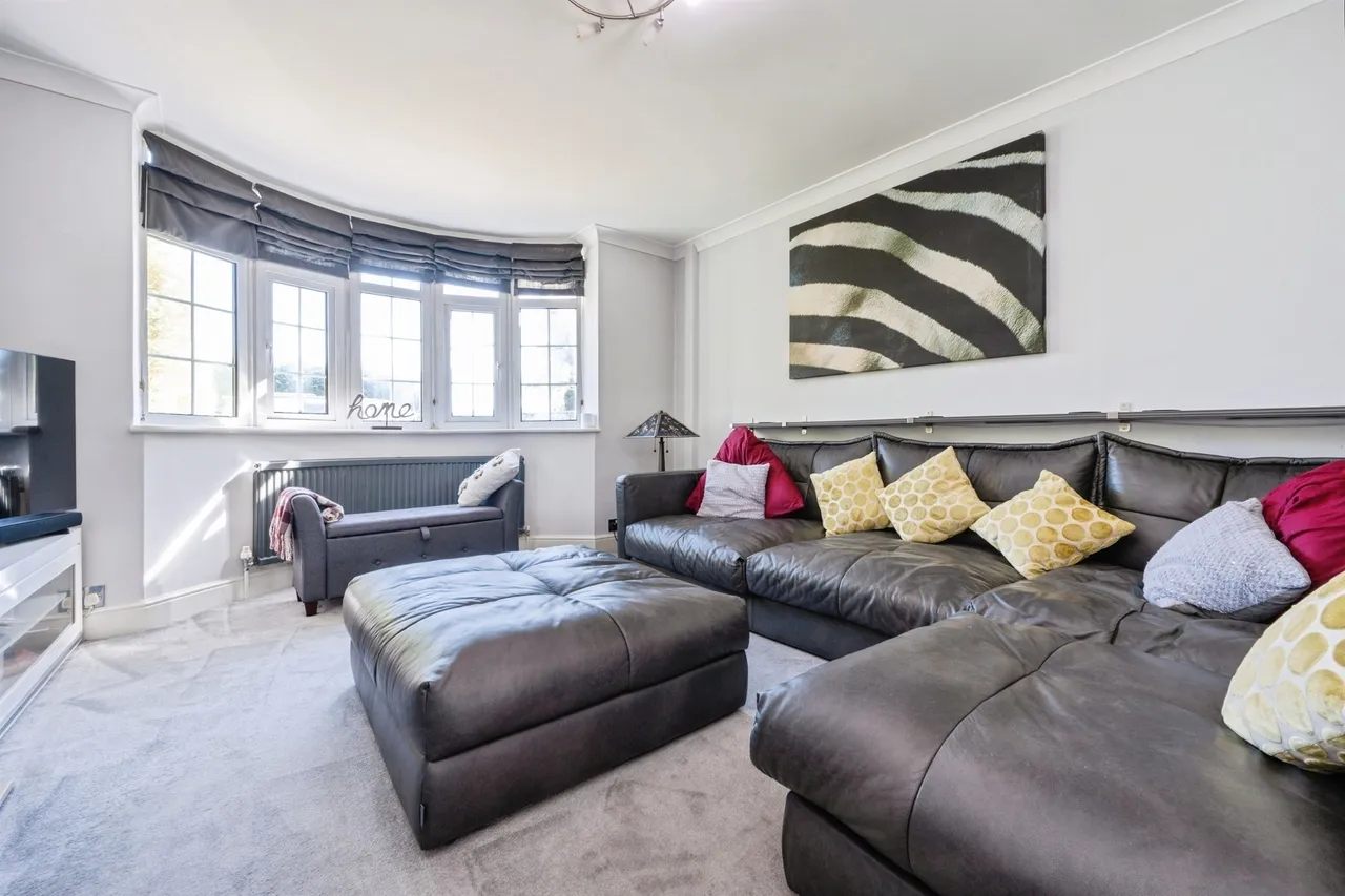Risborough Road, Stoke Mandeville, HP22, photo 9