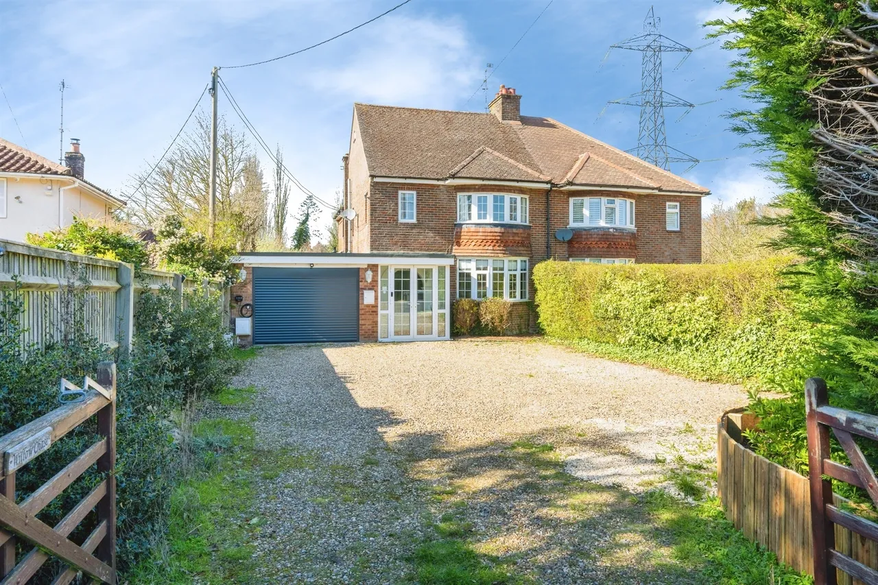 Risborough Road, Stoke Mandeville, HP22, photo 32