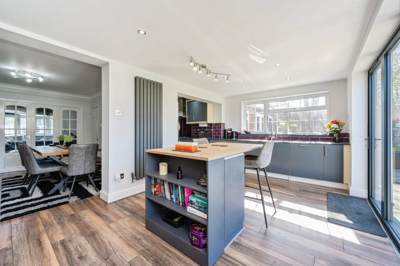 Risborough Road, Stoke Mandeville, HP22, photo 5