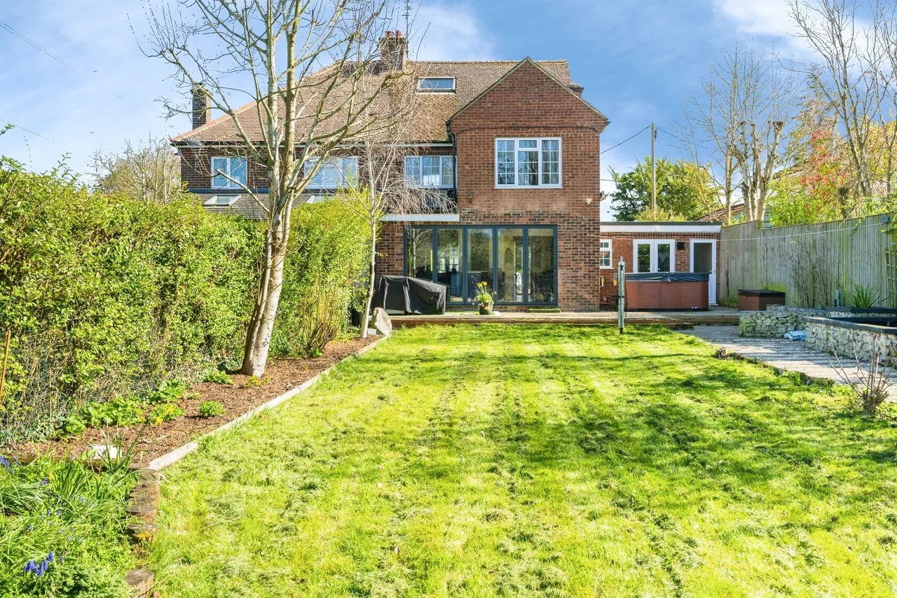Risborough Road, Stoke Mandeville, HP22, photo 31