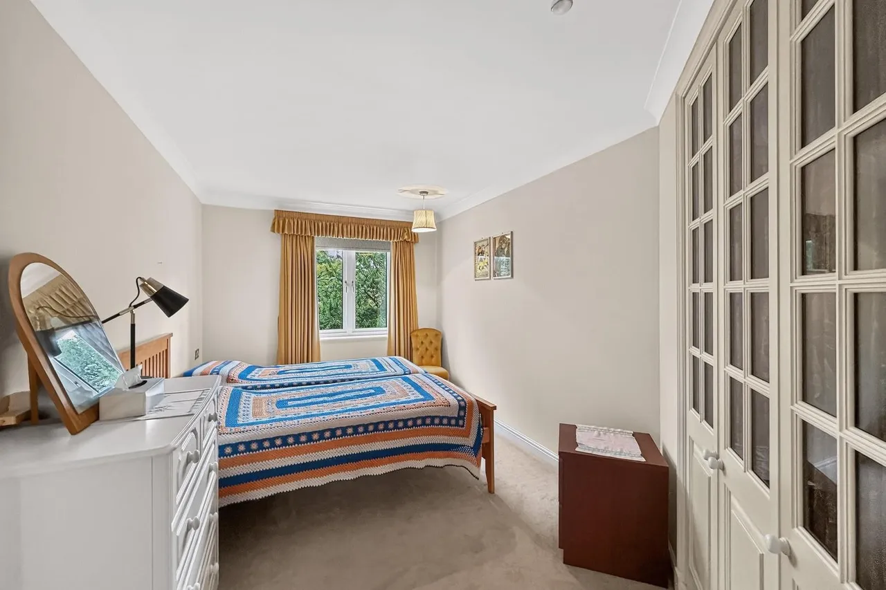 Racefield Road, Altrincham, Cheshire WA14 4AP, photo 9
