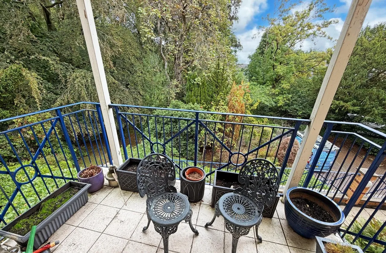 Racefield Road, Altrincham, Cheshire WA14 4AP, photo 6