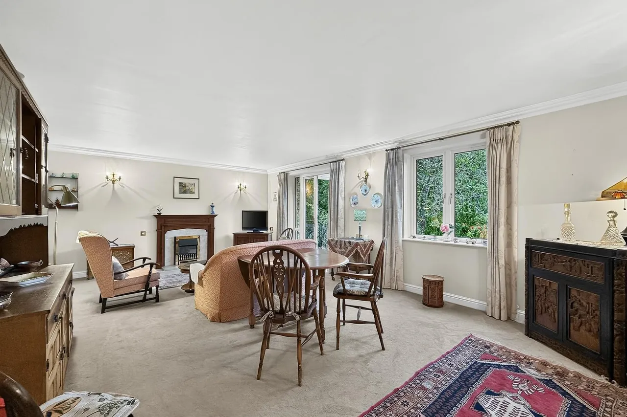 Racefield Road, Altrincham, Cheshire WA14 4AP, photo 2