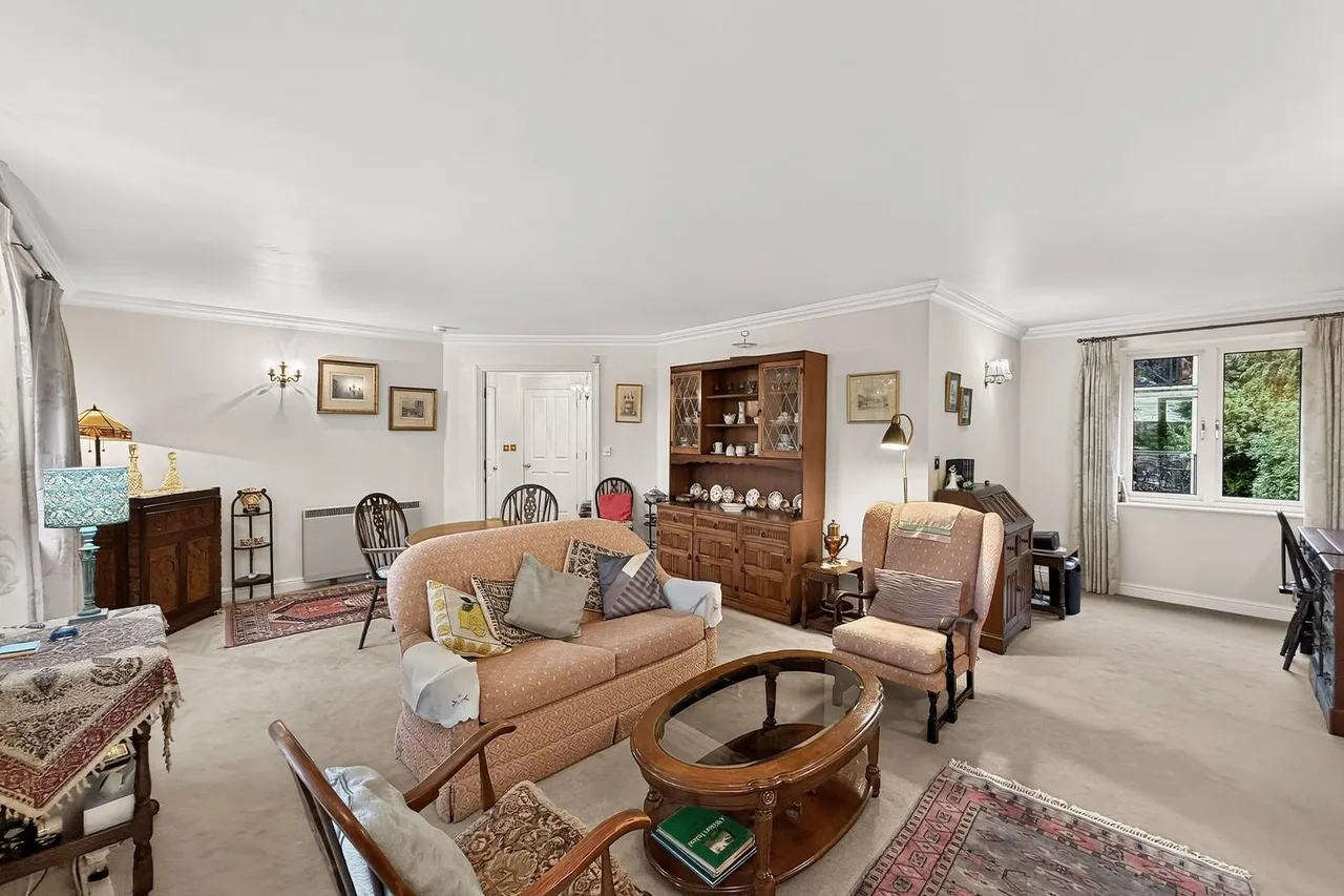 Racefield Road, Altrincham, Cheshire WA14 4AP, photo 4