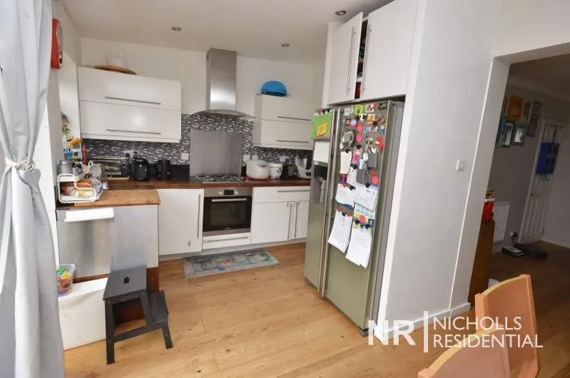 Hartfield Road, Chessington, KT9, photo 6