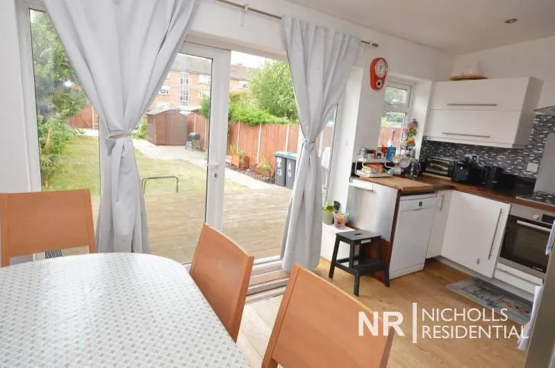 Hartfield Road, Chessington, KT9, photo 7