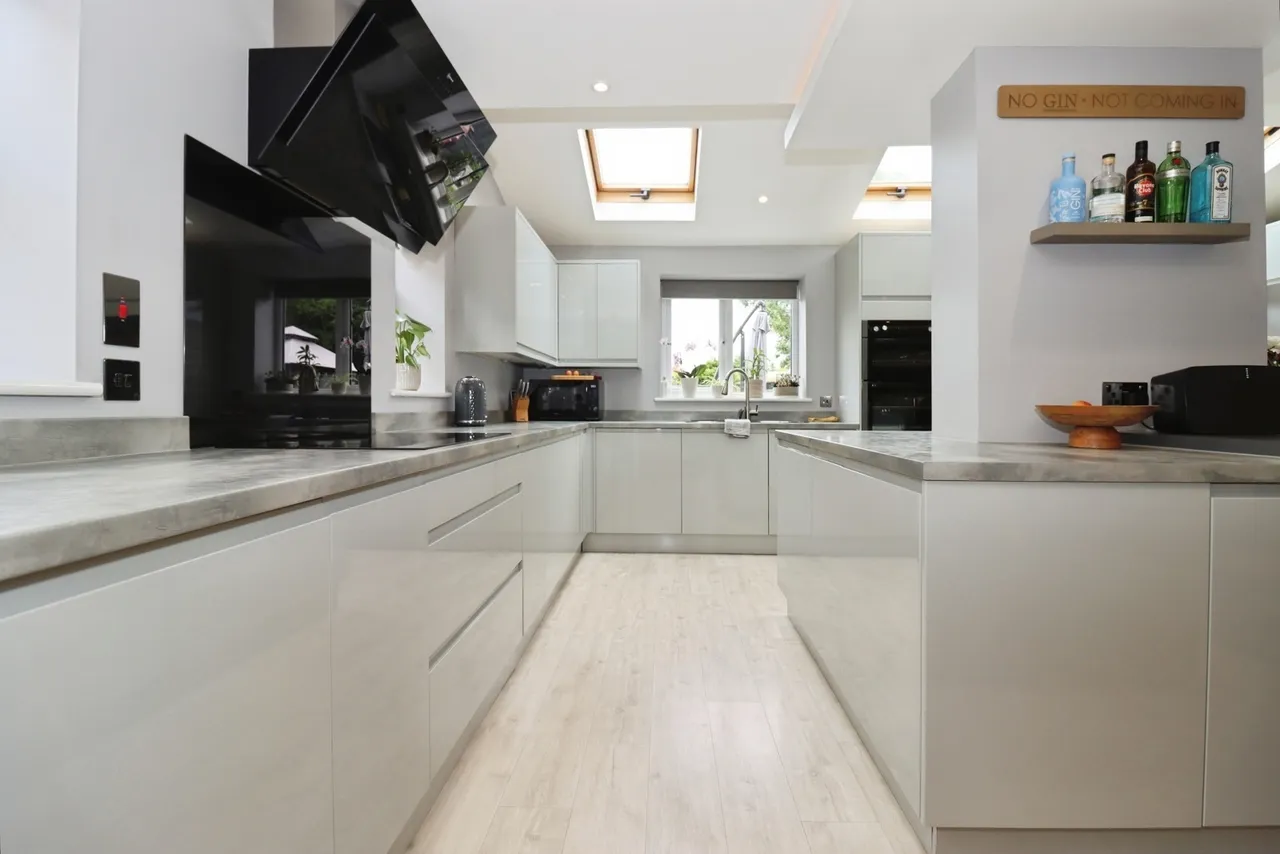 Sweets Road, Kingswood, Bristol, BS15, photo 6