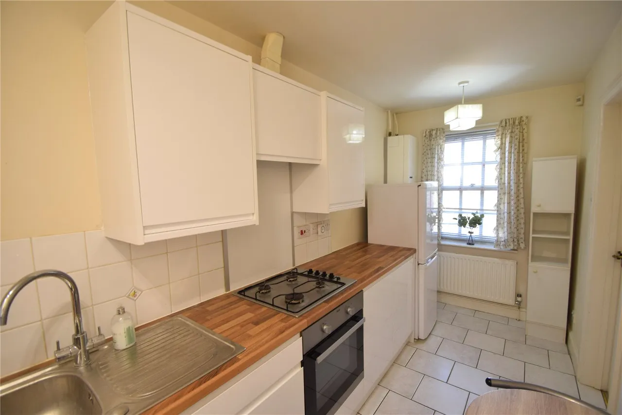 Calcott Park, Yateley, GU46, photo 7