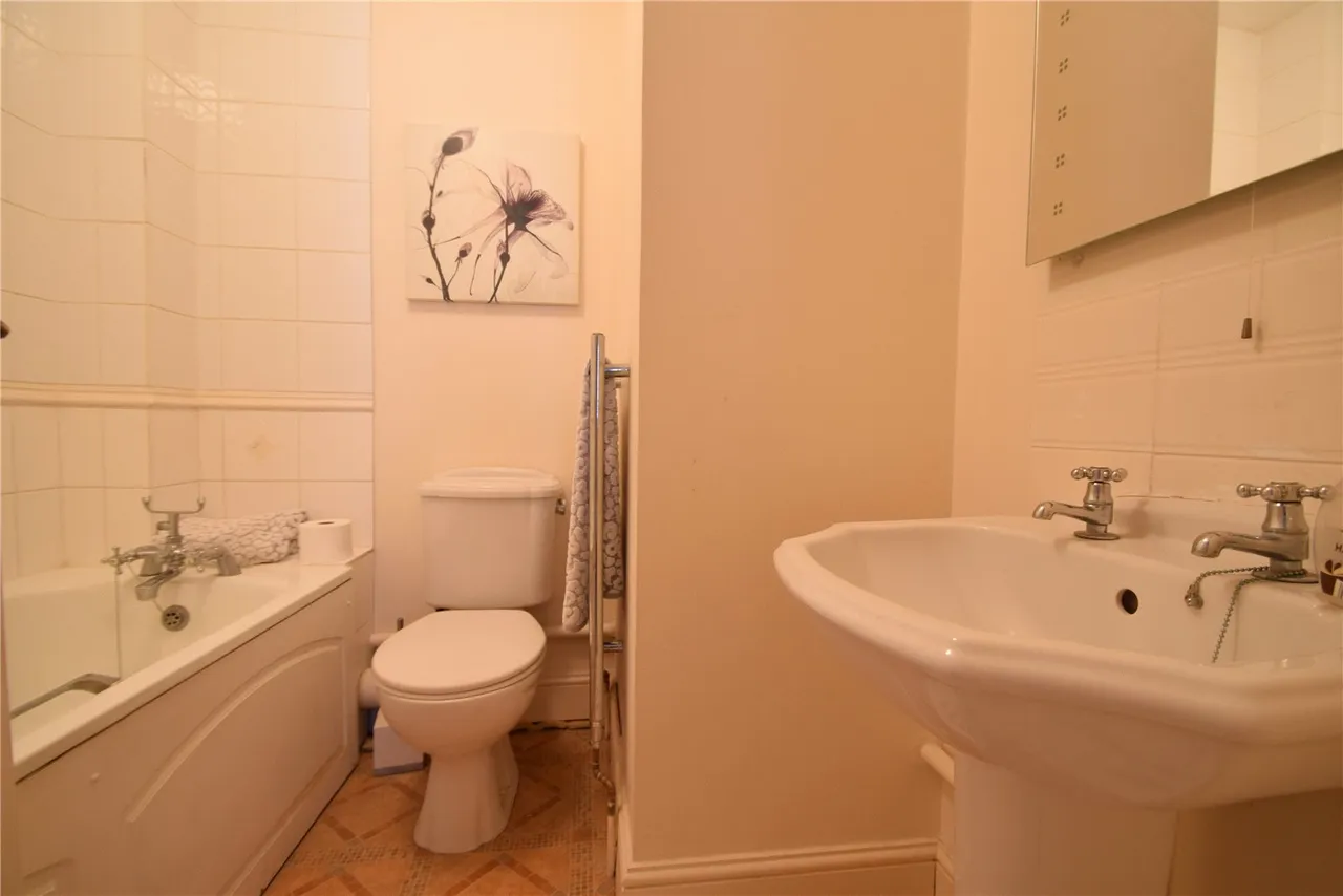 Calcott Park, Yateley, GU46, photo 10
