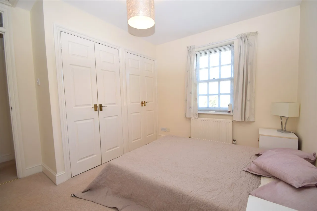 Calcott Park, Yateley, GU46, photo 4