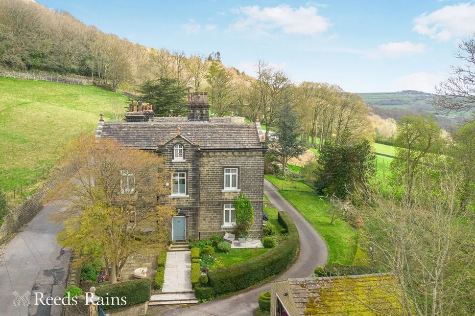 4 bed house to rent — Ewood Court, Hebden Bridge, HX7