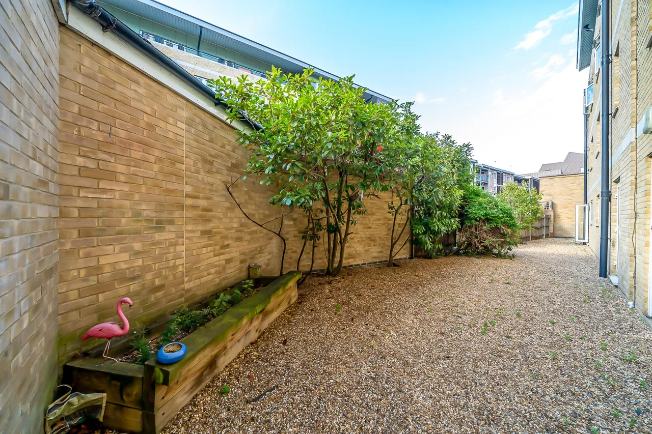 Broomfield Street, E14, photo 11