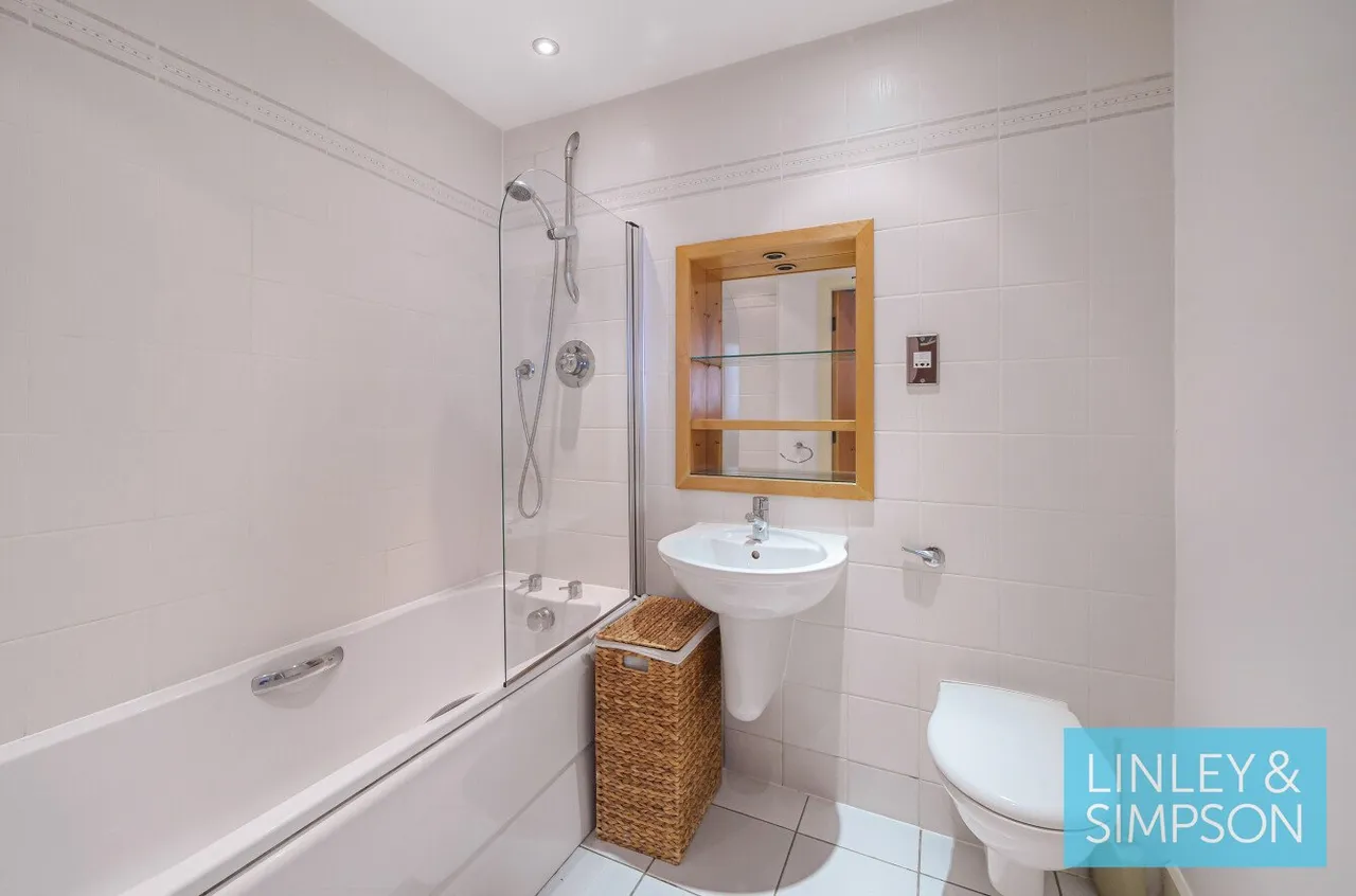 Bowman Lane, Leeds, LS10, photo 8
