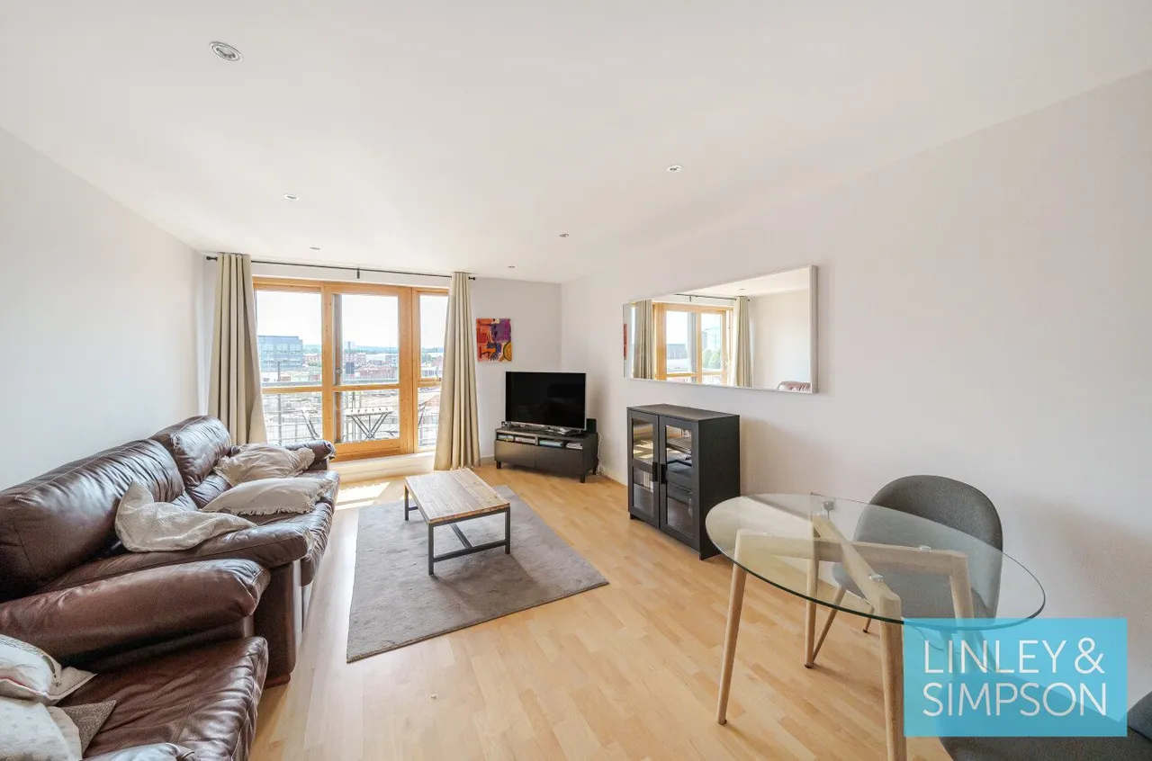2 bed flat for sale, Bowman Lane, Leeds, LS10