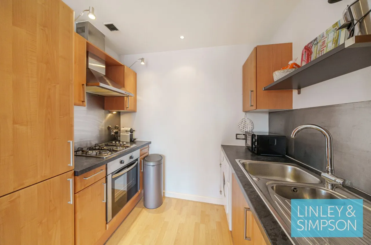 Bowman Lane, Leeds, LS10, photo 5
