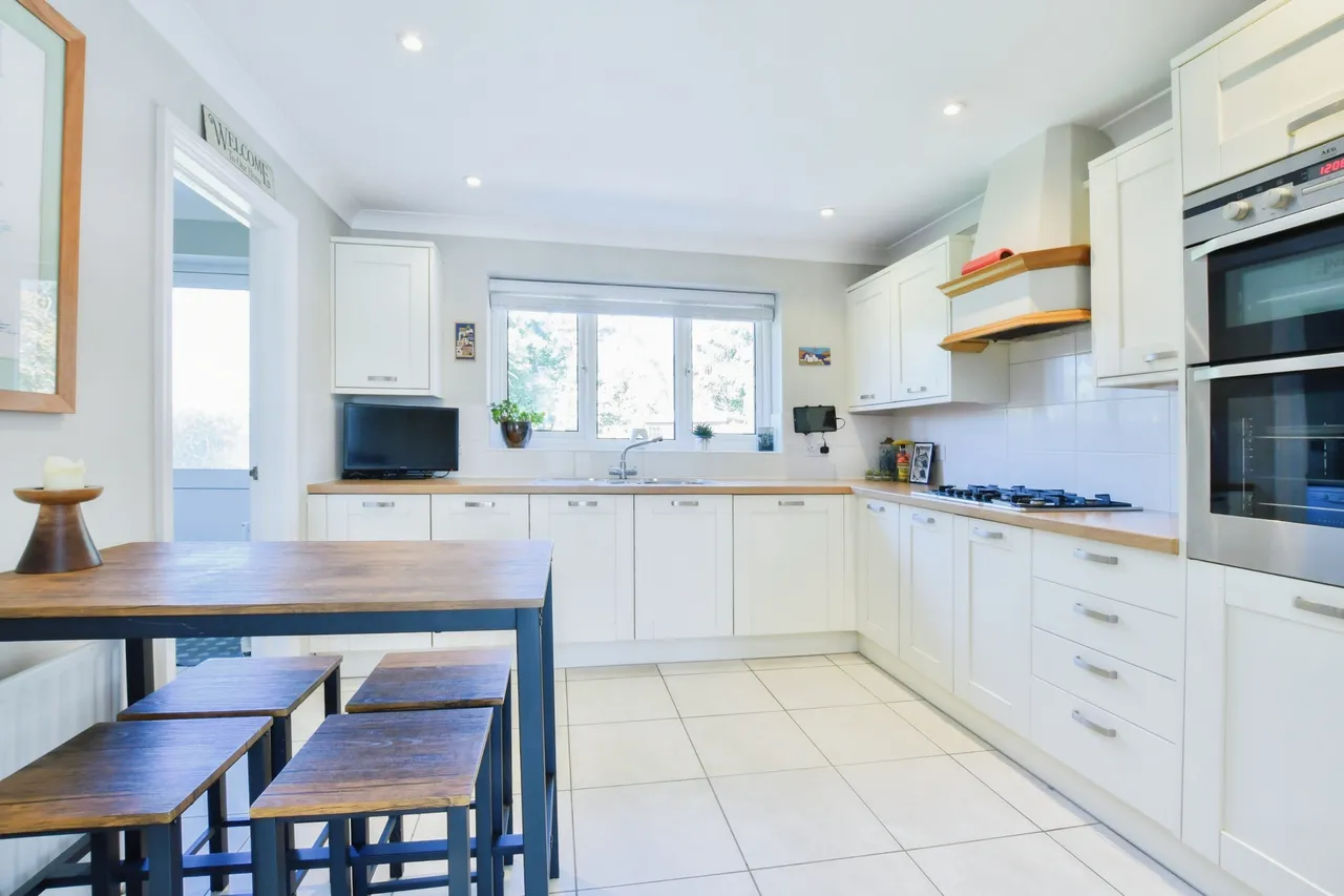 Langley Chase, Ringwood, BH24, photo 5