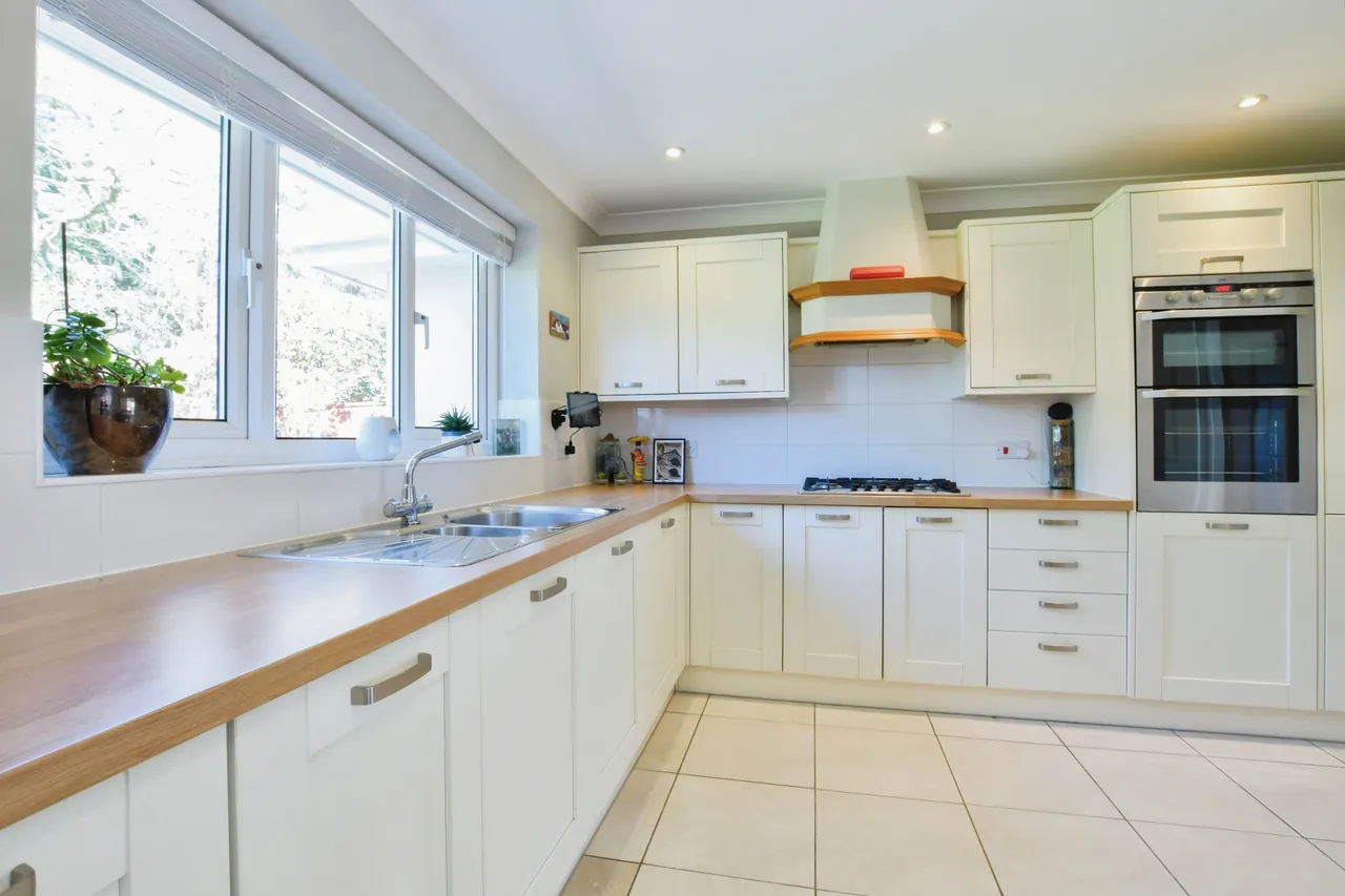 Langley Chase, Ringwood, BH24, photo 12