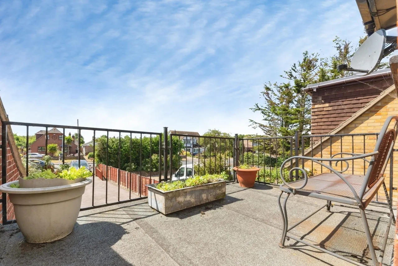 Point Clear Road, St. Osyth, Clacton-on-Sea, Essex, CO16, photo 14