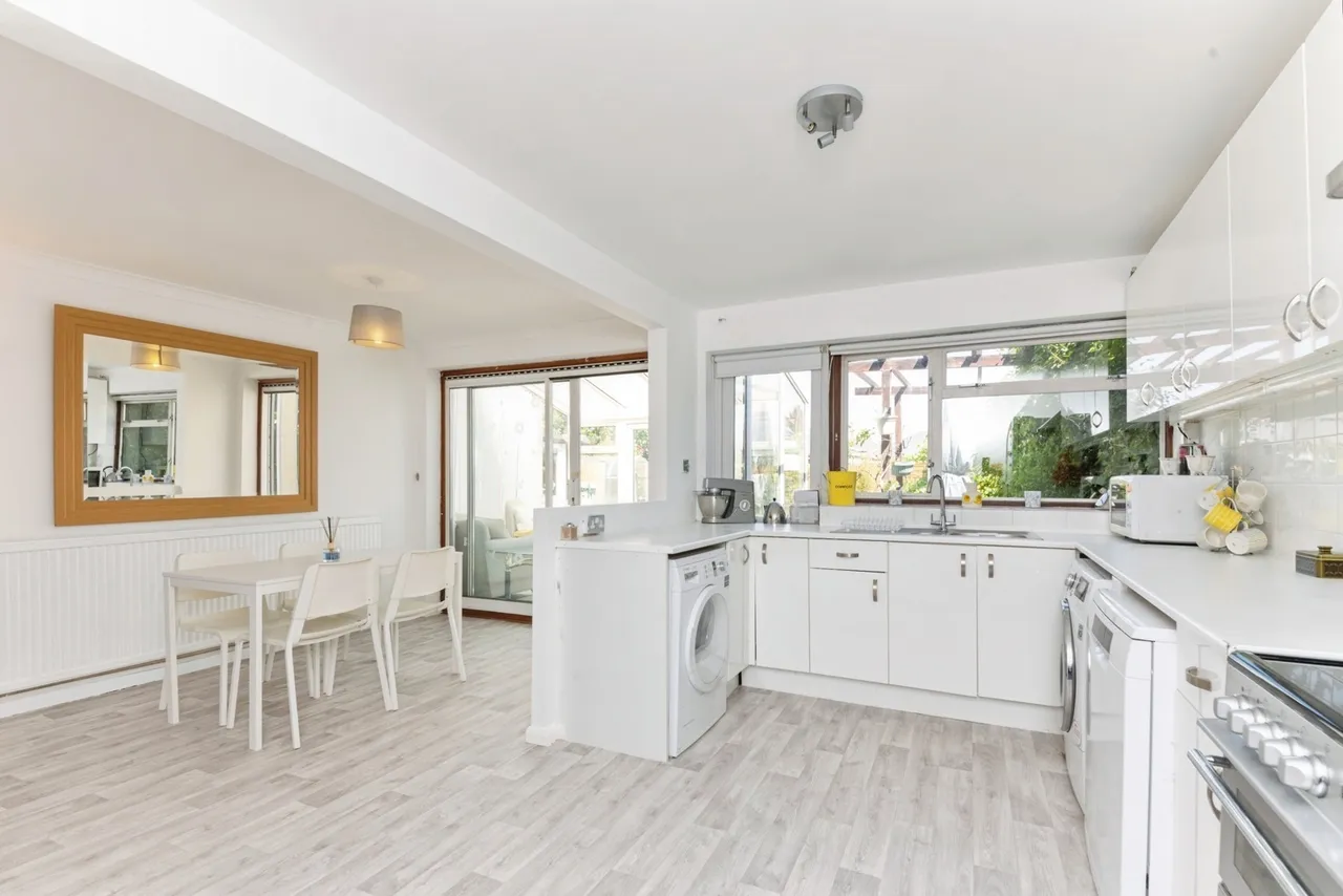 Point Clear Road, St. Osyth, Clacton-on-Sea, Essex, CO16, photo 5