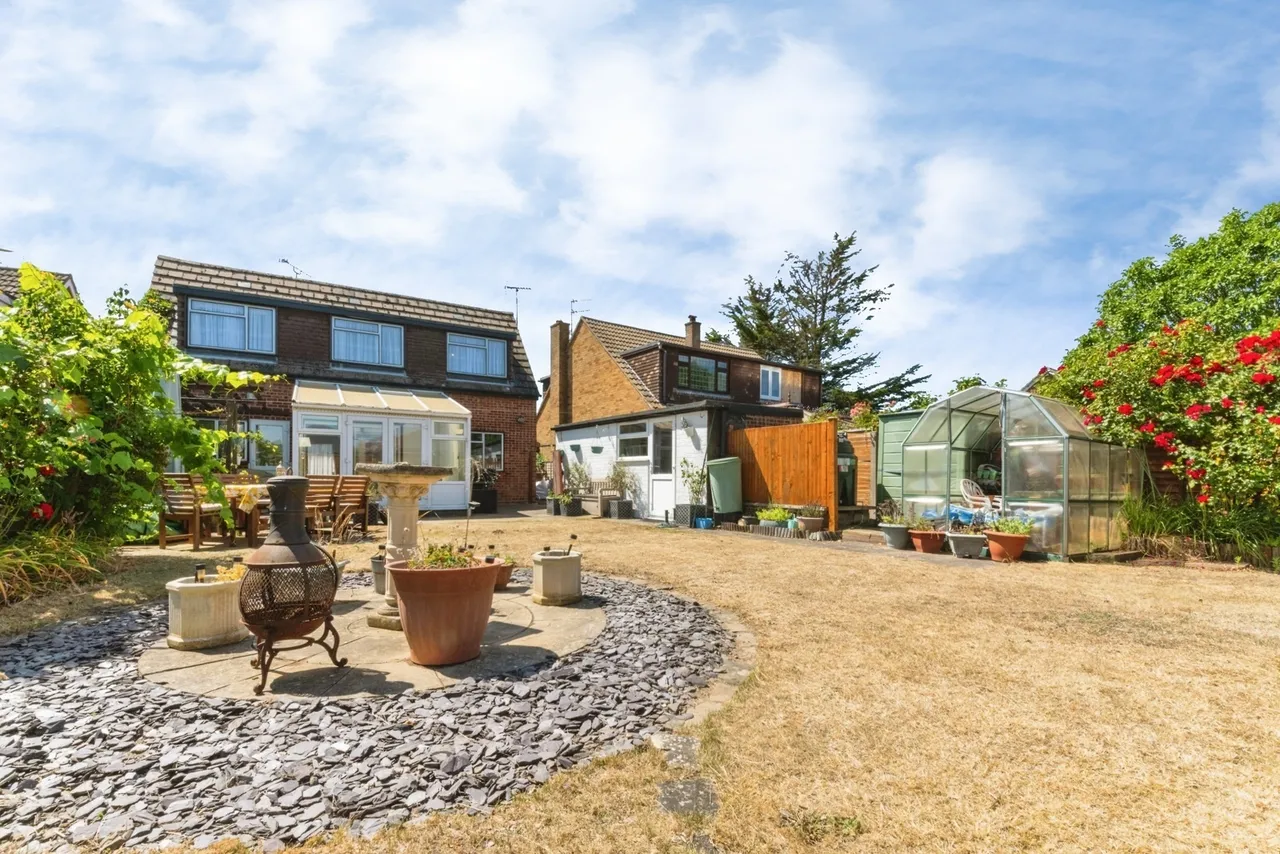 Point Clear Road, St. Osyth, Clacton-on-Sea, Essex, CO16, photo 8