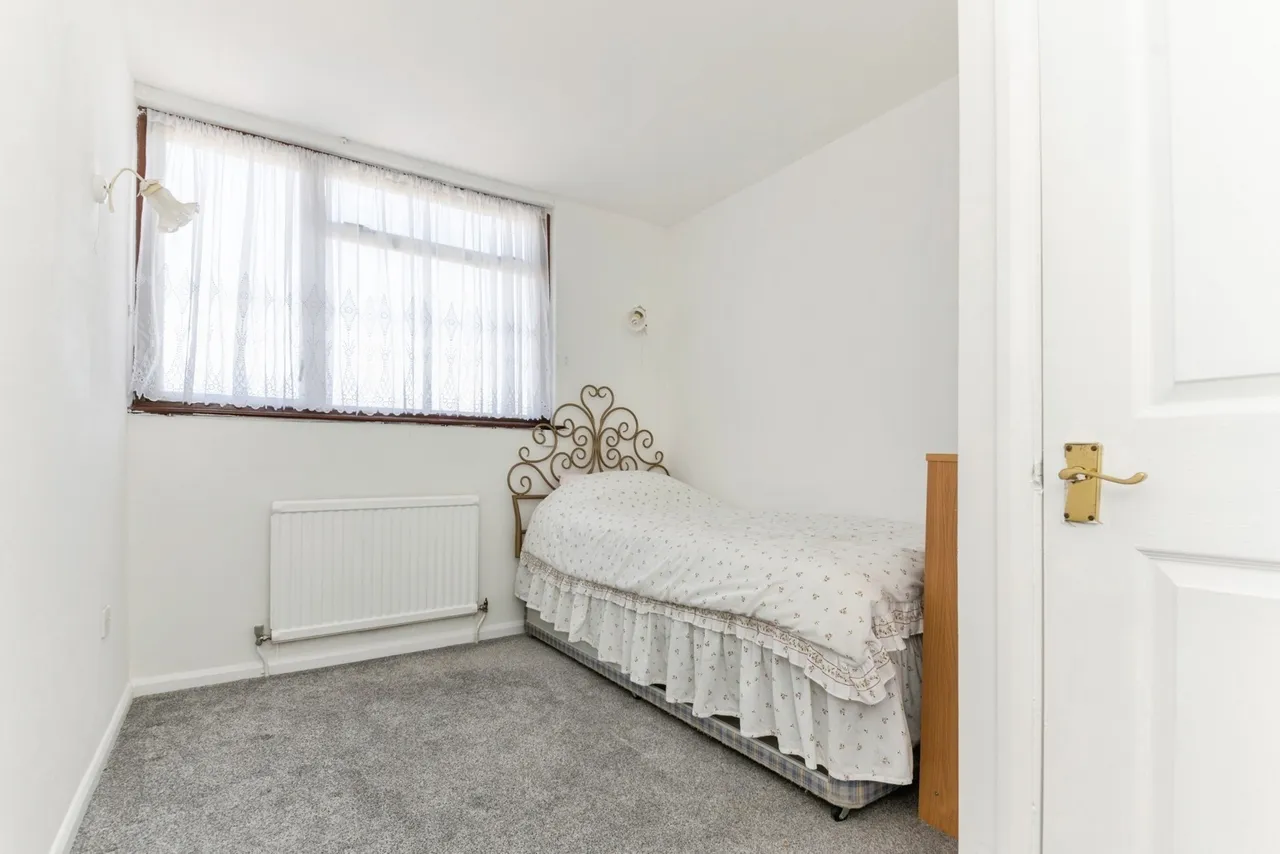 Point Clear Road, St. Osyth, Clacton-on-Sea, Essex, CO16, photo 18
