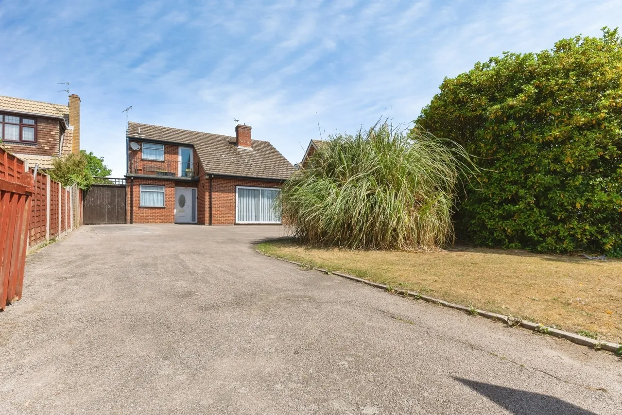 4 bed house for sale — Point Clear Road, St. Osyth, Clacton-on-Sea, Essex, CO16