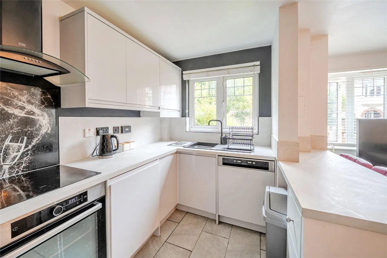 Springfield Gardens, West Wickham, BR4, photo 3