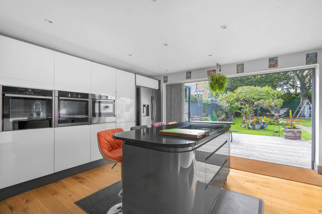 Homefield Road, Drayton, PO6, photo 3