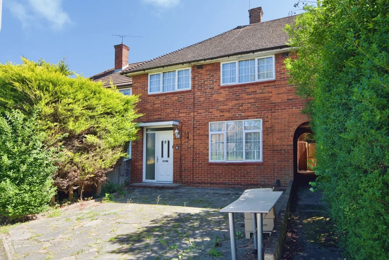 3 bed house for sale — Balmoral Drive, Borehamwood, Hertfordshire, WD6