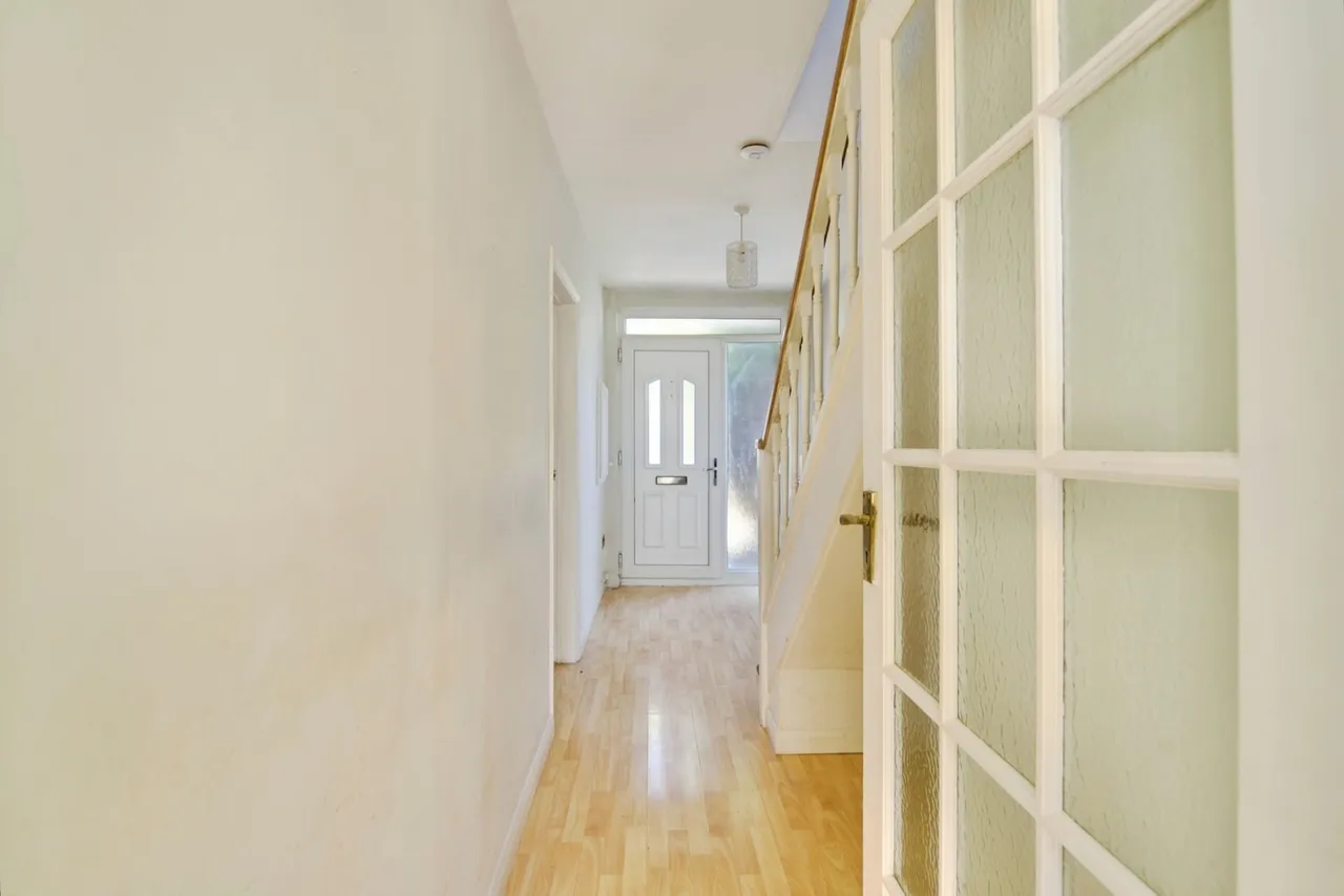 Balmoral Drive, Borehamwood, Hertfordshire, WD6, photo 18