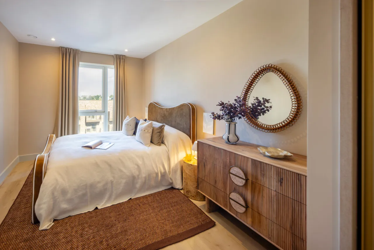 London, NW9, photo 11