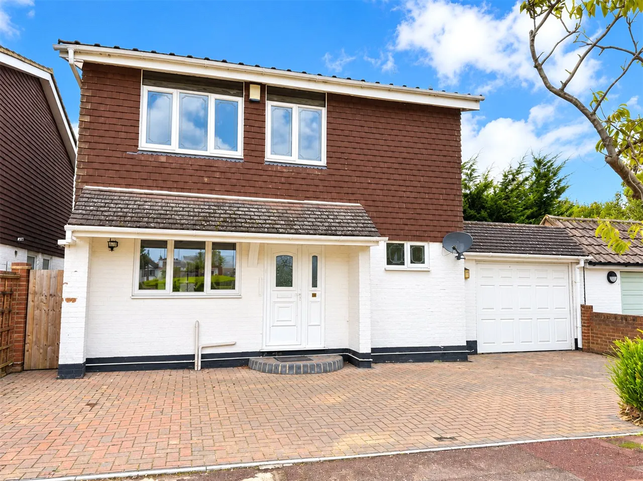3 bed house to rent, Holmsdale Close, Westcliff-on-Sea, SS0