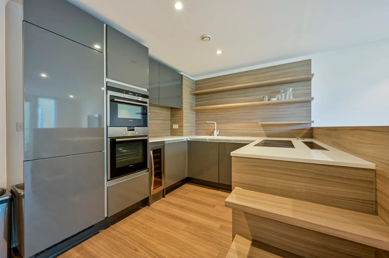 48 Beacon Tower, 1 Spectrum Way, London, photo 3