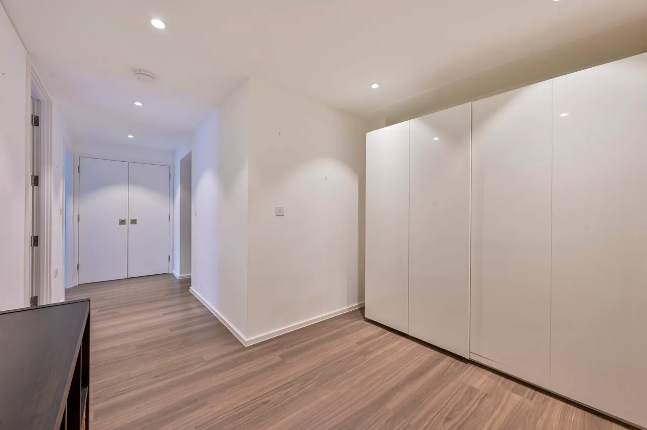 48 Beacon Tower, 1 Spectrum Way, London, photo 7