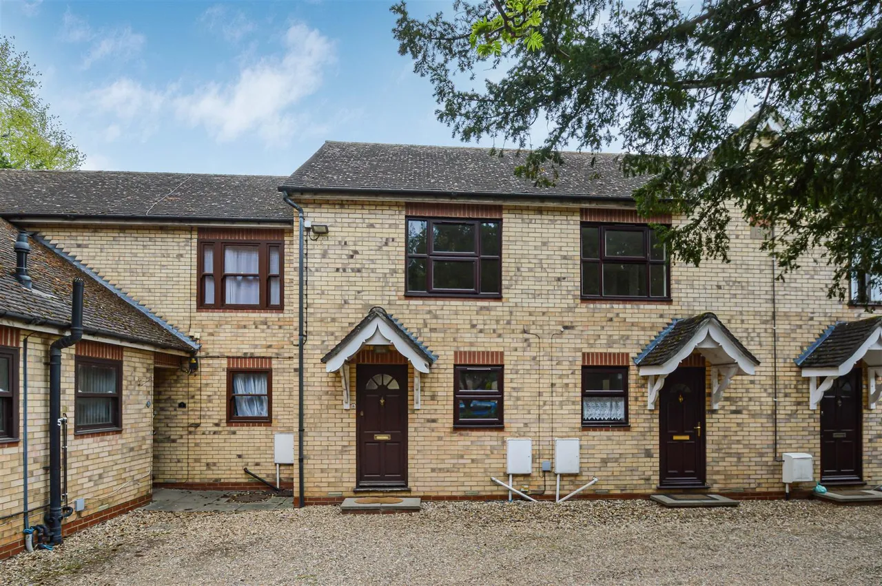2 bed property for sale, Hamlet Road, Haverhill, CB9