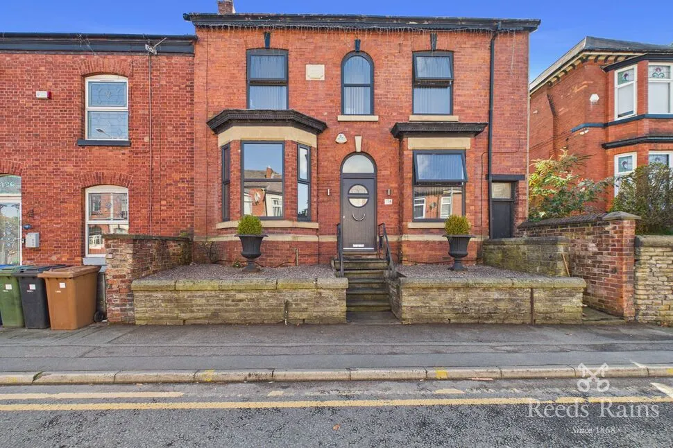 4 bed house for sale, Mottram Road, Hyde, SK14